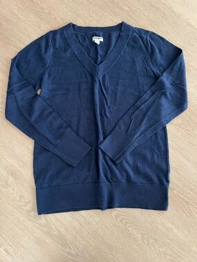 Old Navy Men's V-Neck Sweater - Dark Blue - Damaged